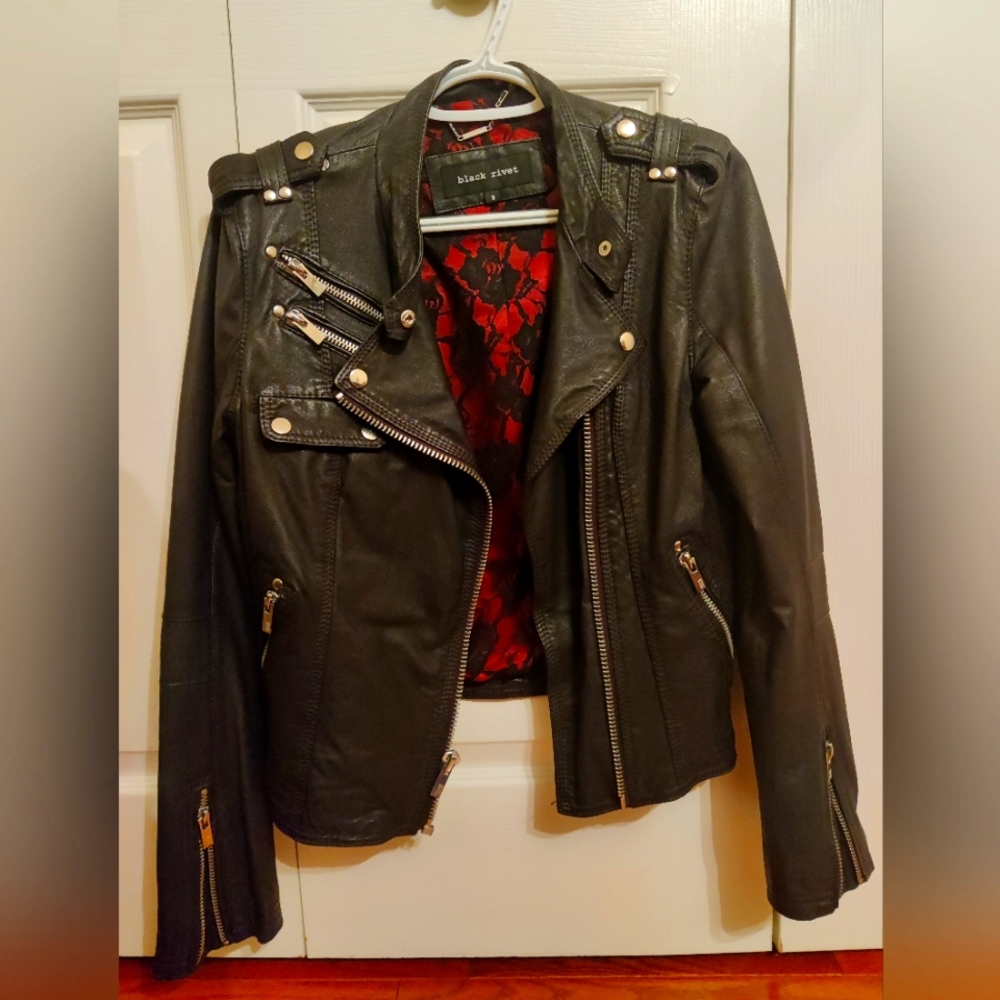 Wilson's Leather Black Rivet Leather Jacket 🌹